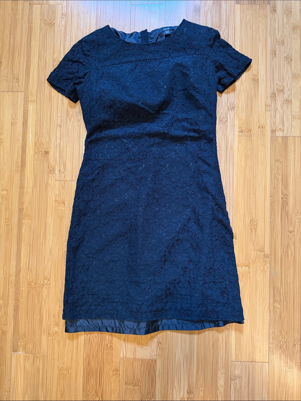 Classic black Lace Short-Sleeve Sheath Dress